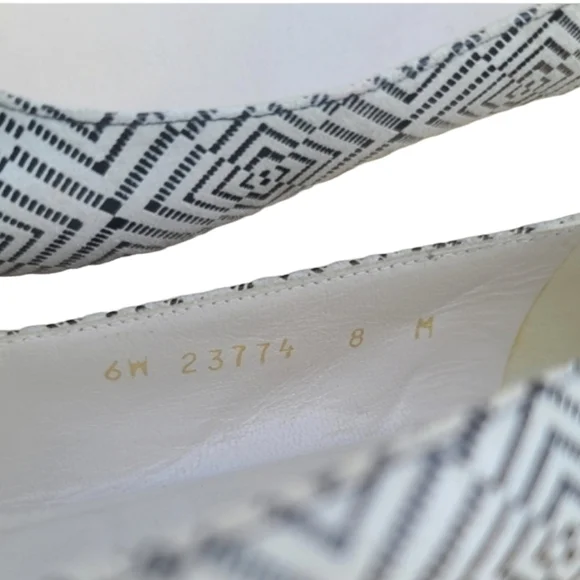 STUART WEITZMAN Leather Ballet Flats 8 Geometric Bows Stone Low Pile Suede RARE - Picture 14 of 16